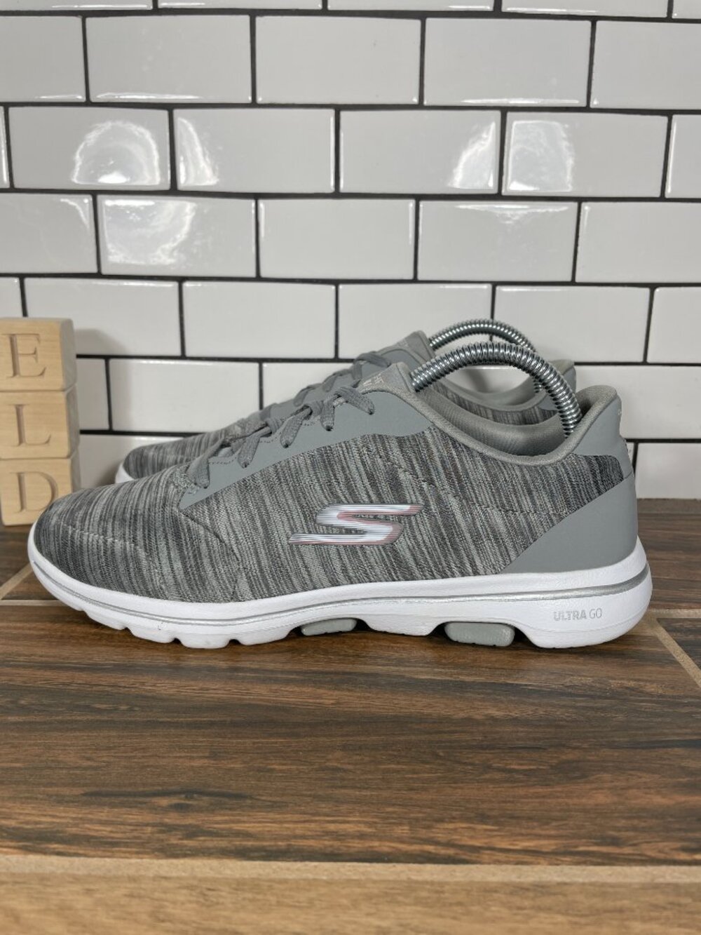 Skechers GO WALK 5 True Shoes Womens Size 9 Gray Athletic Trainers Sneakers